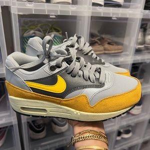 Nike high top air max